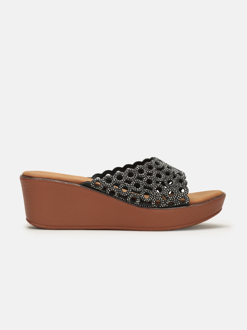 Embellished-Flatform-Sandals-Heels