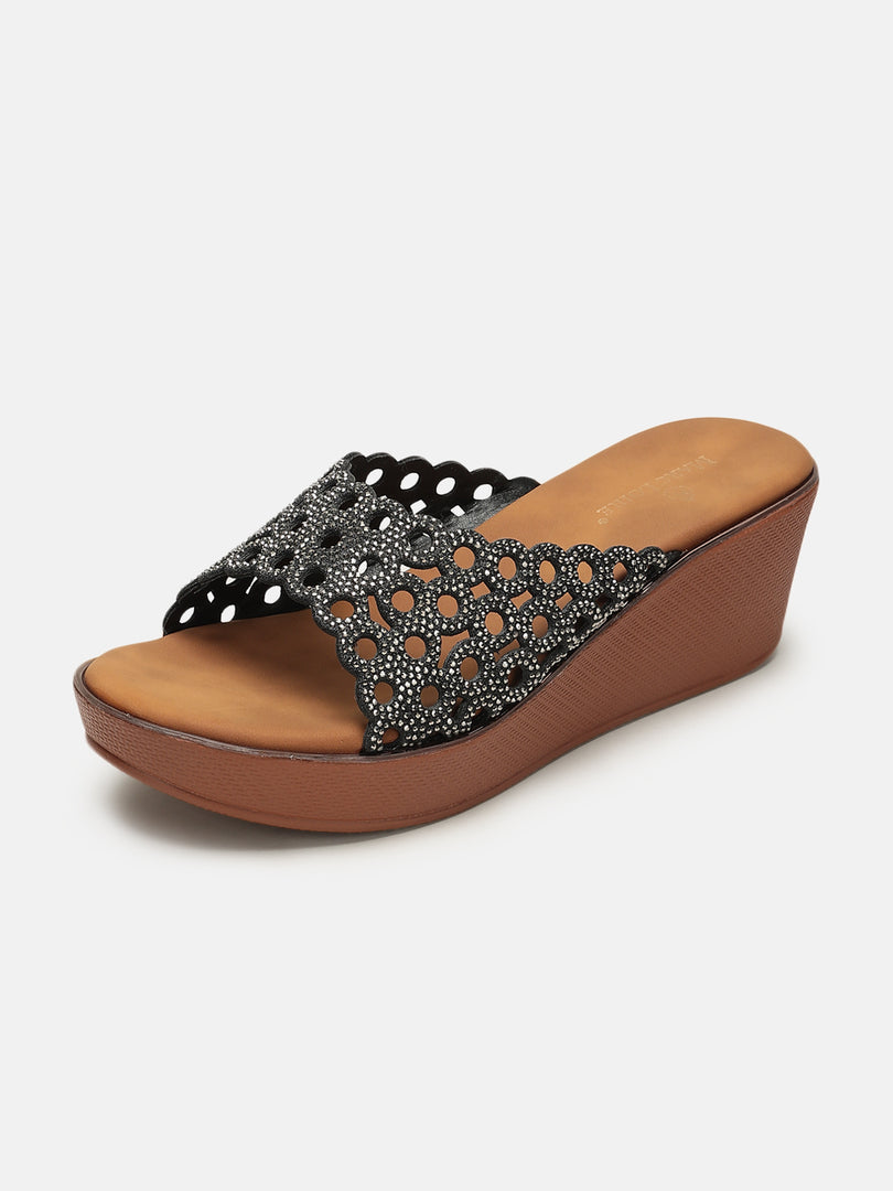 Embellished-Flatform-Sandals-Heels