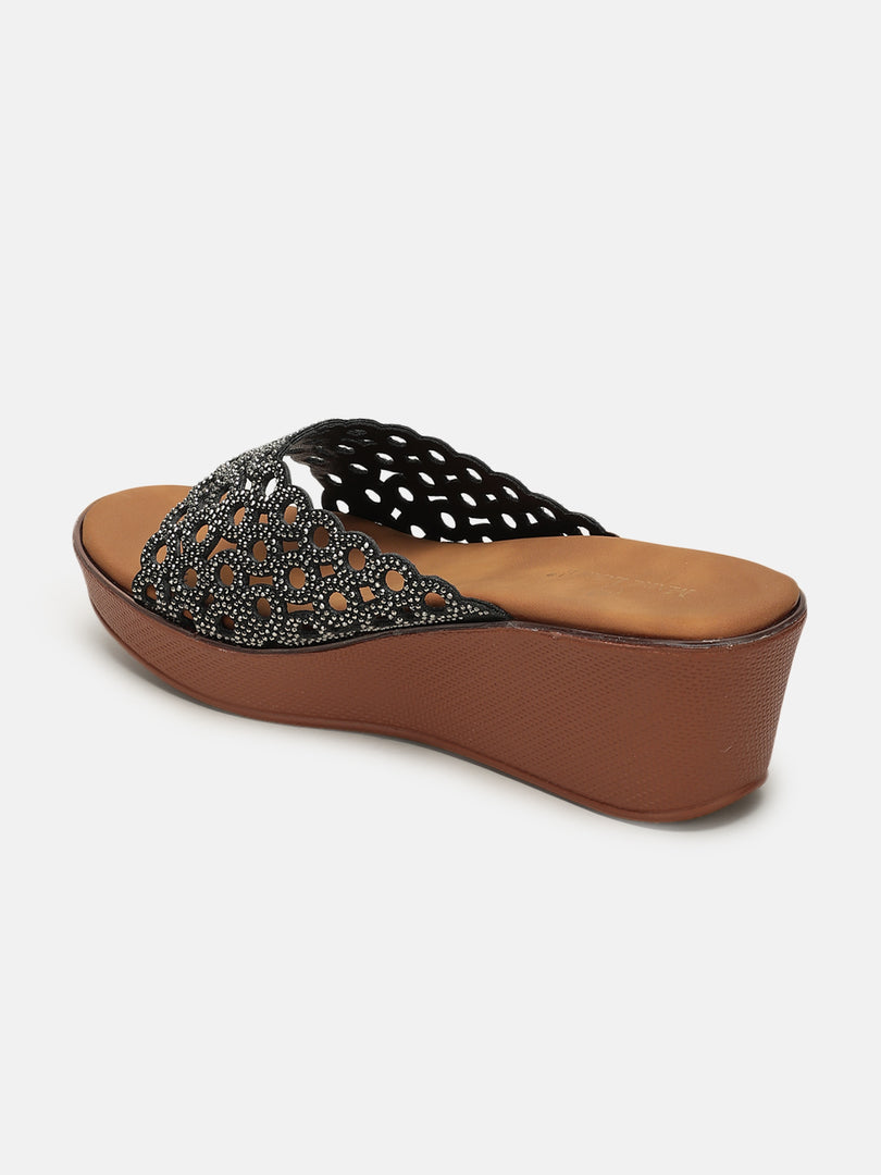 Embellished-Flatform-Sandals-Heels