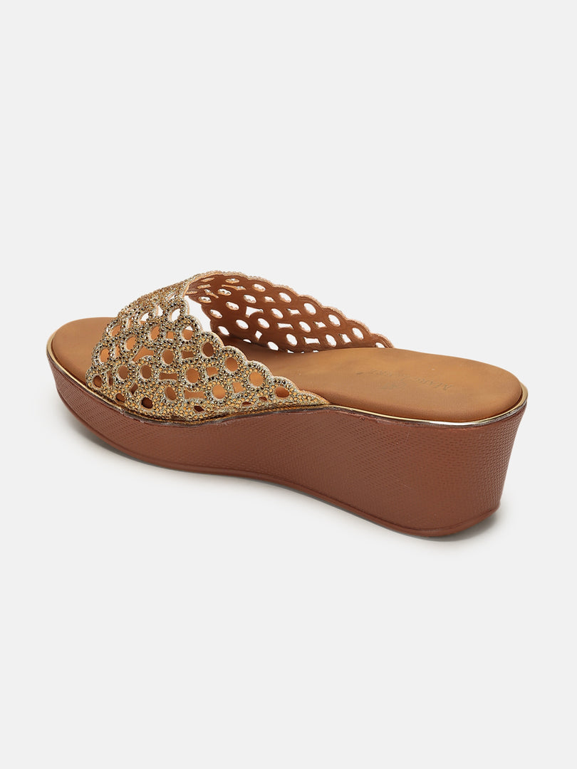 Embellished-Flatform-Sandals-Heels