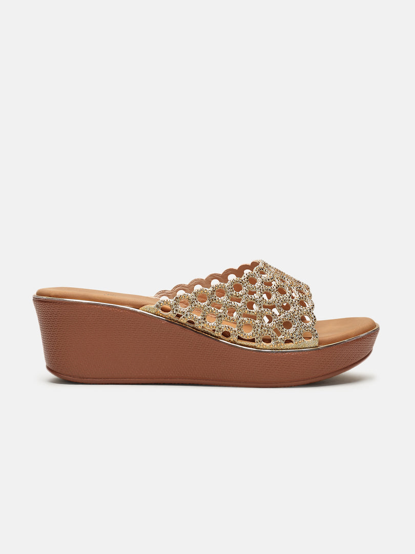 Embellished-Flatform-Sandals-Heels
