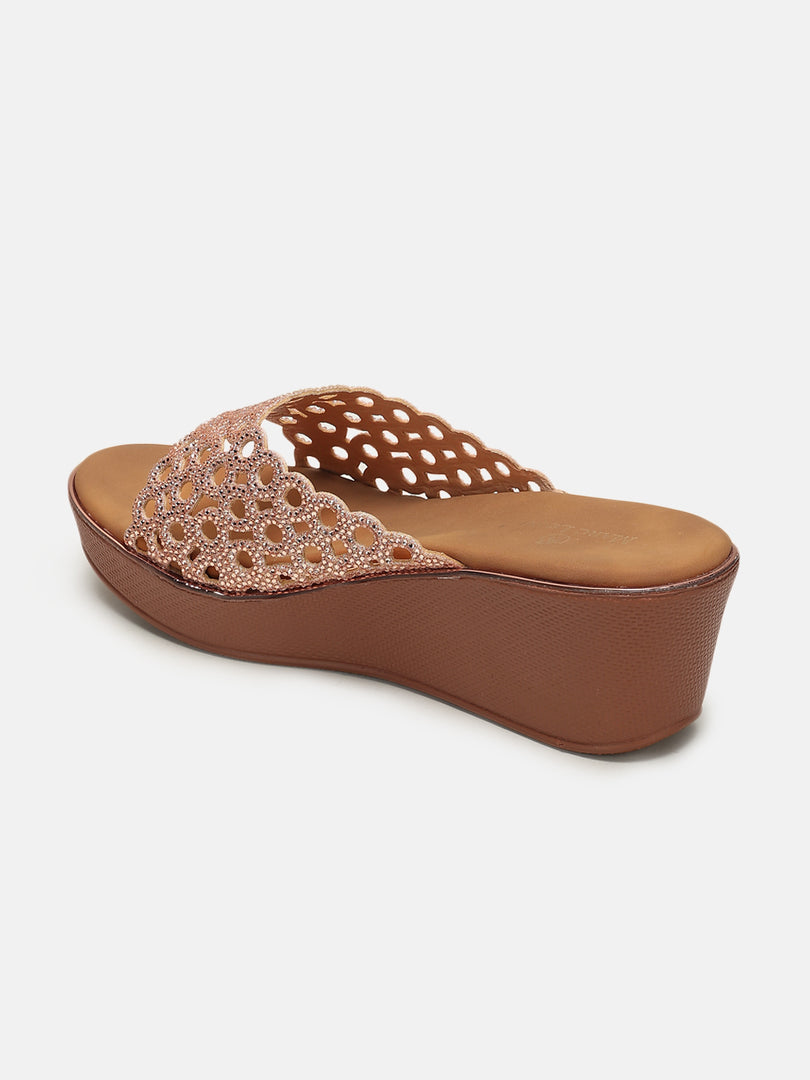 Embellished-Flatform-Sandals-Heels