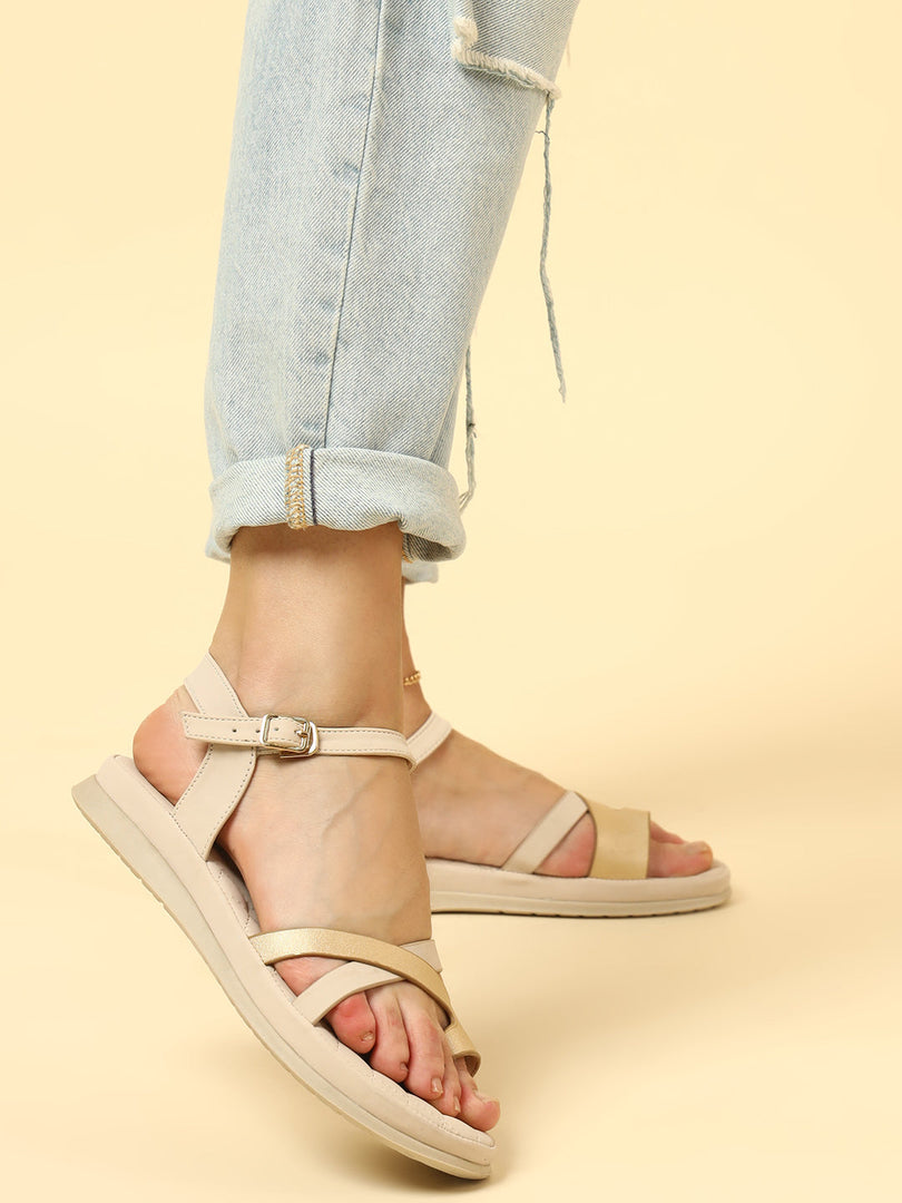 Marc Loire Womes Cream Solid Open Toe Flats