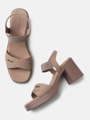 Marc Loire Womens Cheeku Casual Block Sandals Heels