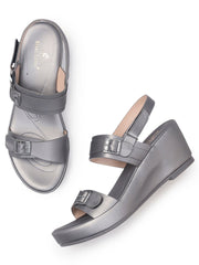 Marc Loire Womes Gun Metal Casual Backstrap Fashion Sandals Heels