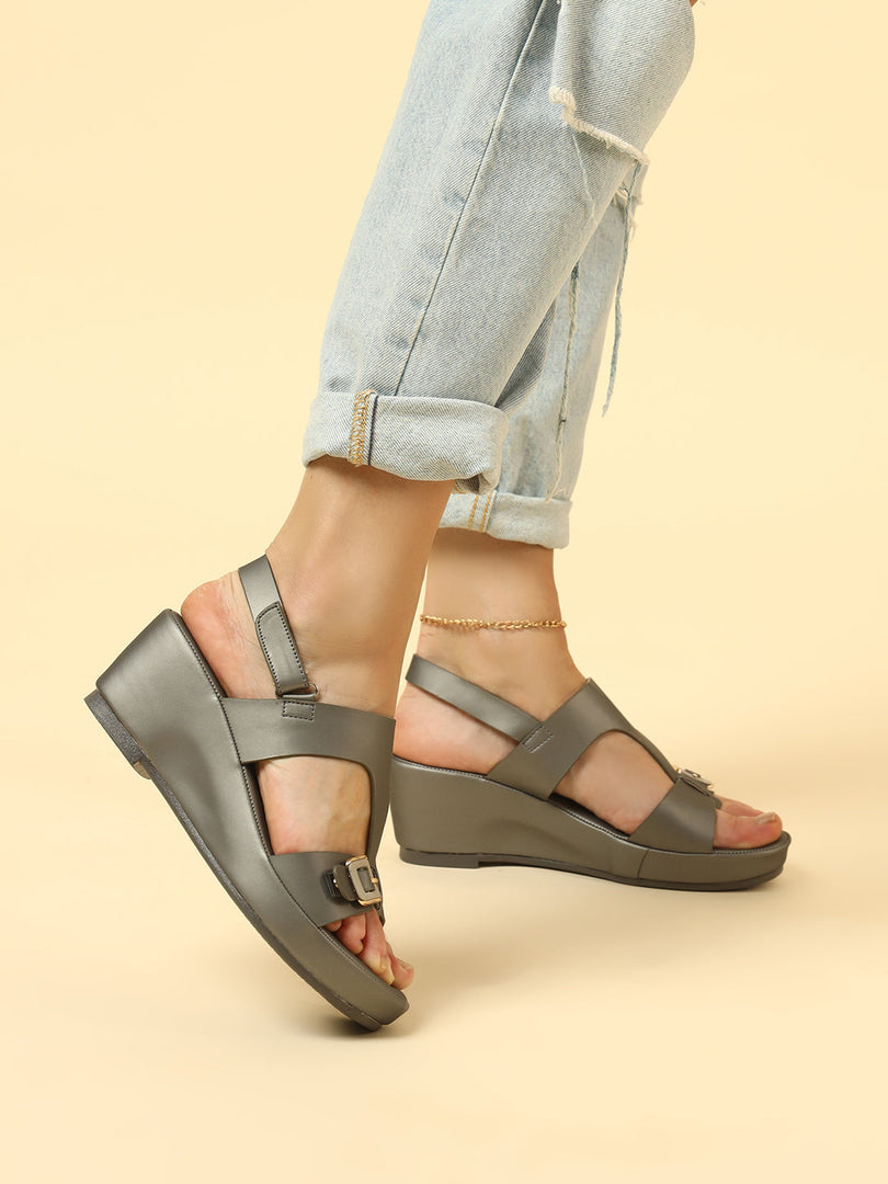 Marc Loire Womes Gun Metal Casual Backstrap Fashion Sandals Heels