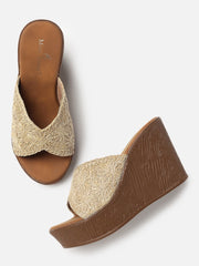 Marc Loire Womes Cream Wedge Heels