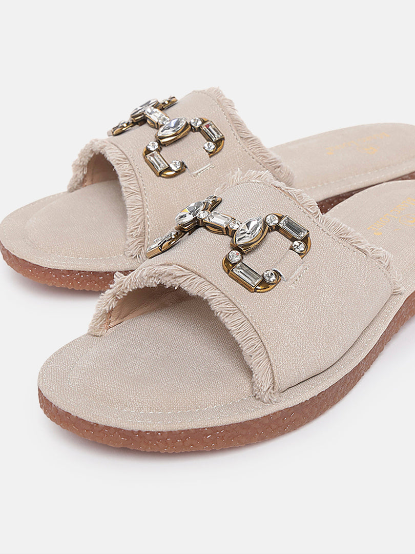 Marc Loire Womes White Solid Open Toe Flats